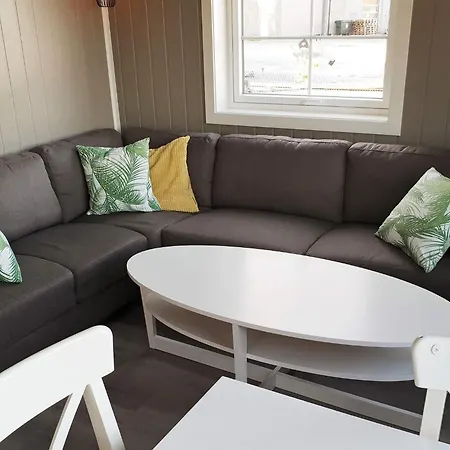 4 Star In Ferienhaus Oksvoll
